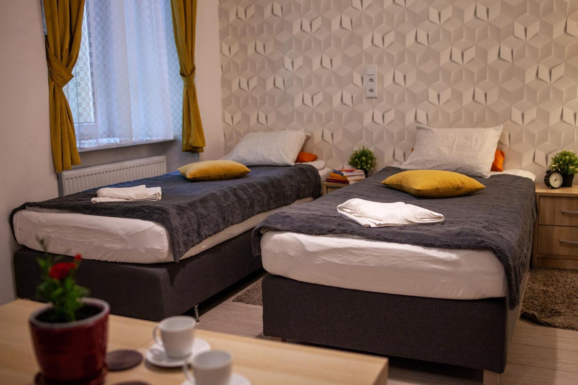 Lukas Guest Rooms Krakow Exterior photo